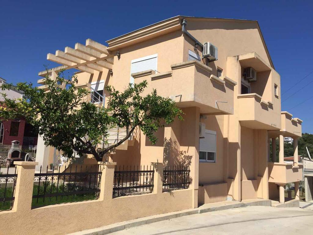 Ceka Apartments ウルツィニ エクステリア 写真